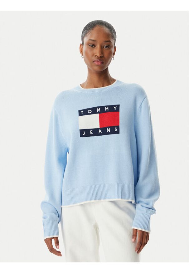 Tommy Jeans Sweter Intarsia Flag Badge DW0DW22316 Niebieski jasny Relaxed Fit. Kolor: niebieski. Materiał: bawełna