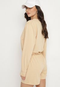 Born2be - Beżowy 2-Częściowy Komplet Dresowy Bluza z Nadrukiem i Luźne Szorty z Kieszeniami Ridana. Kolor: beżowy. Materiał: dresówka. Wzór: nadruk #6
