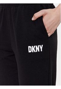 DKNY Spodnie piżamowe YI2822629 Czarny Regular Fit. Kolor: czarny. Materiał: bawełna #2