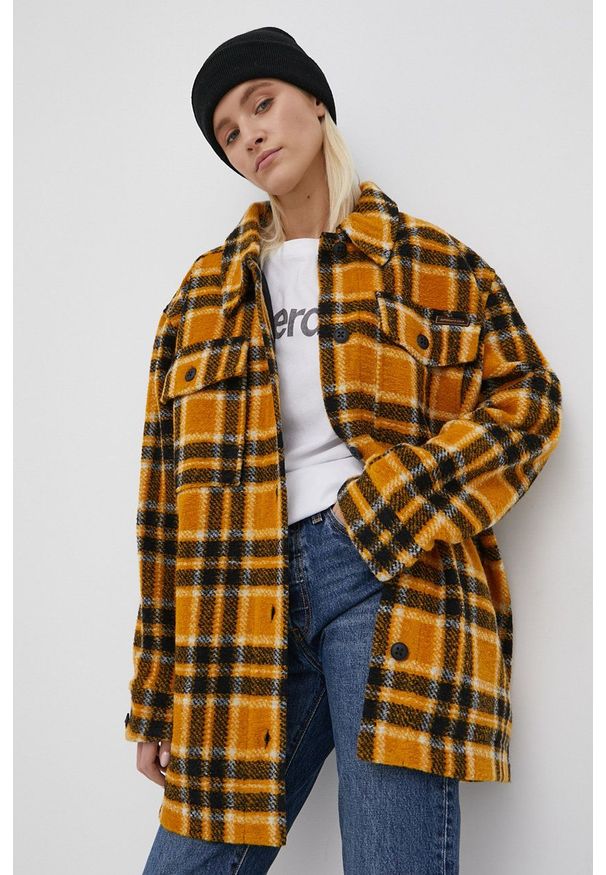 Superdry Kurtka damska kolor żółty przejściowa oversize. Kolor: żółty. Materiał: materiał