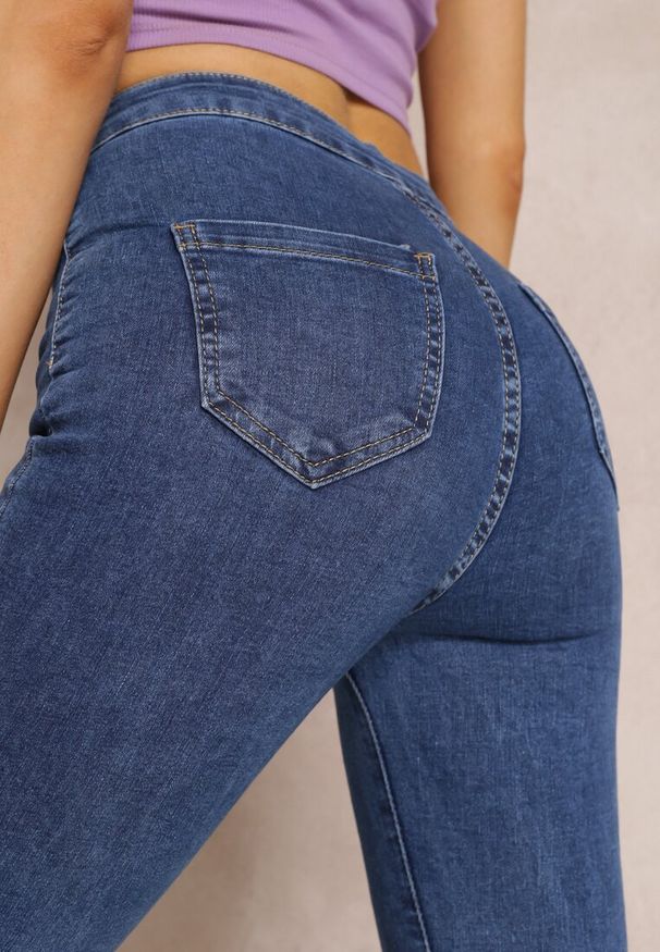 Renee - Granatowe Jeansy Caeerine. Stan: podwyższony. Kolor: niebieski. Długość: długie. Styl: elegancki
