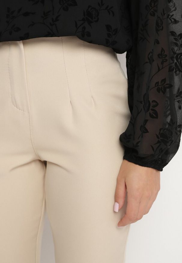 Born2be - Jasnobeżowe Spodnie Cygaretki High Waist Caphe. Okazja: na co dzień. Stan: podwyższony. Kolor: beżowy. Styl: casual, elegancki