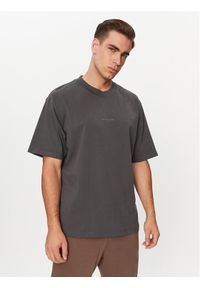 New Balance T-Shirt Athletics Linear T-Shirt MT33560 Czarny Regular Fit. Kolor: czarny. Materiał: bawełna