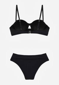 Born2be - Czarne Dwuczęściowe Bikini Na Plażę i Basen z Odpinanymi Ramiączkami i Ozdobnym Wycięciem Urilienne. Kolekcja: plus size. Kolor: czarny. Długość: długie #6