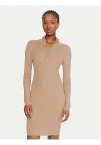 Guess Sukienka codzienna W5BK45 Z0572 Beżowy Slim Fit. Okazja: na co dzień. Kolor: beżowy. Materiał: syntetyk, wiskoza. Typ sukienki: proste. Styl: casual #1