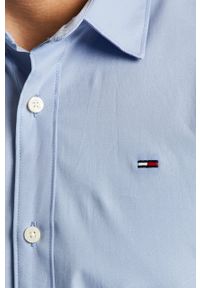 Tommy Jeans - Koszula DM0DM04405. Typ kołnierza: kołnierzyk klasyczny. Kolor: niebieski. Materiał: tkanina. Długość: długie. Styl: klasyczny #6