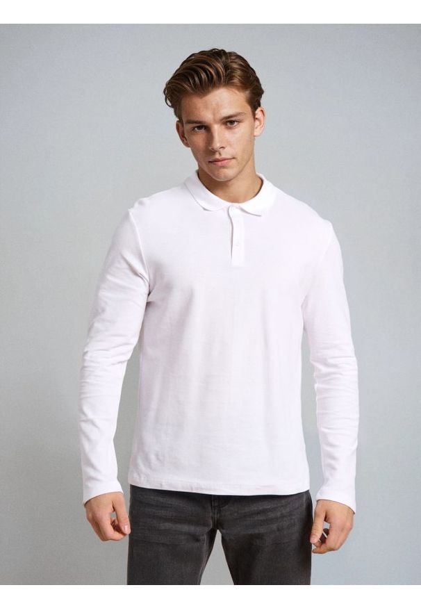 Sinsay - Bawełniana koszulka polo - biały. Typ kołnierza: polo. Kolor: biały. Materiał: bawełna