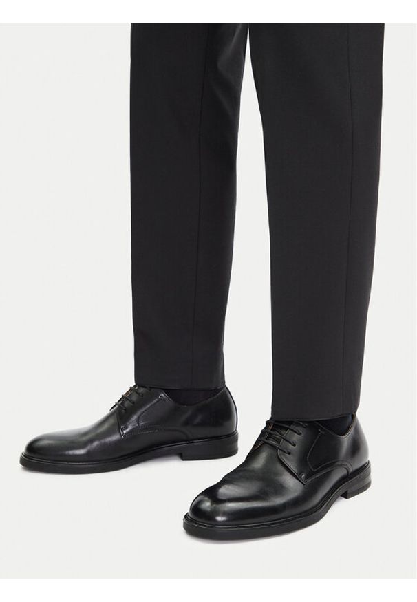 Gino Rossi Półbuty CEO-HS815-2 Czarny. Kolor: czarny. Materiał: skóra