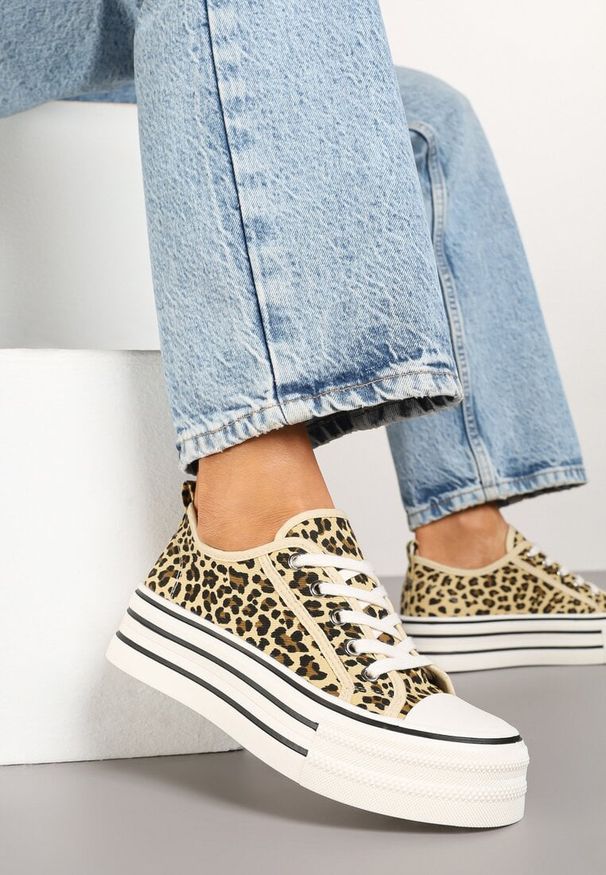 Born2be - Panterkowe Trampki na Platformie z Krótką Cholewką Zivella. Okazja: na co dzień. Wysokość cholewki: przed kostkę. Materiał: skóra, jeans. Szerokość cholewki: normalna. Obcas: na platformie. Styl: elegancki, casual. Wysokość obcasa: średni