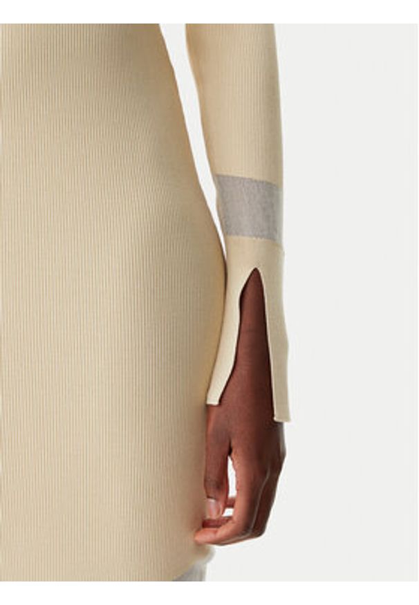 Patrizia Pepe Sukienka dzianinowa 8A1420/K078-B814 Beżowy Slim Fit. Kolor: beżowy. Materiał: wiskoza