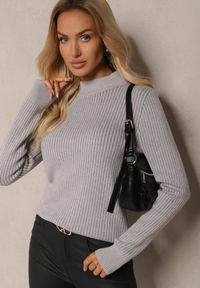 Renee - Szary Dzianinowy Prążkowany Sweter z Wiskozą Nikiga. Okazja: do pracy, na spotkanie biznesowe, na co dzień. Kolor: szary. Materiał: wiskoza, dzianina, prążkowany. Długość rękawa: długi rękaw. Długość: długie. Styl: casual, elegancki, biznesowy