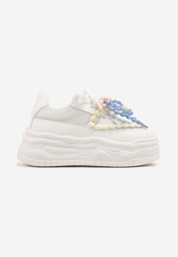 Born2be - Białe Sneakersy na Grubej Podeszwie Ozdobione Koralikami Amomera. Okazja: na co dzień. Kolor: biały. Wzór: aplikacja