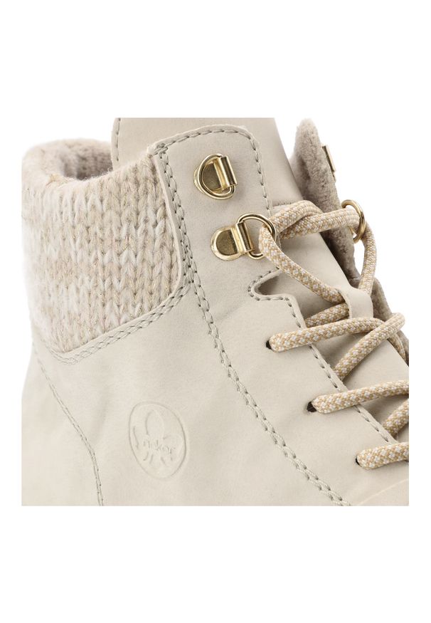 Botki damskie Rieker, antistress na grubej podeszwie ocieplane na suwak i za kostkę, beżowe, 44555-60. Okazja: na co dzień. Wysokość cholewki: za kostkę. Zapięcie: sznurówki. Kolor: beżowy. Materiał: jeans, dzianina. Szerokość cholewki: normalna. Styl: sportowy, casual