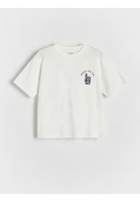 Reserved - T-shirt oversize z nadrukiem - złamana biel. Materiał: bawełna, dzianina. Wzór: nadruk