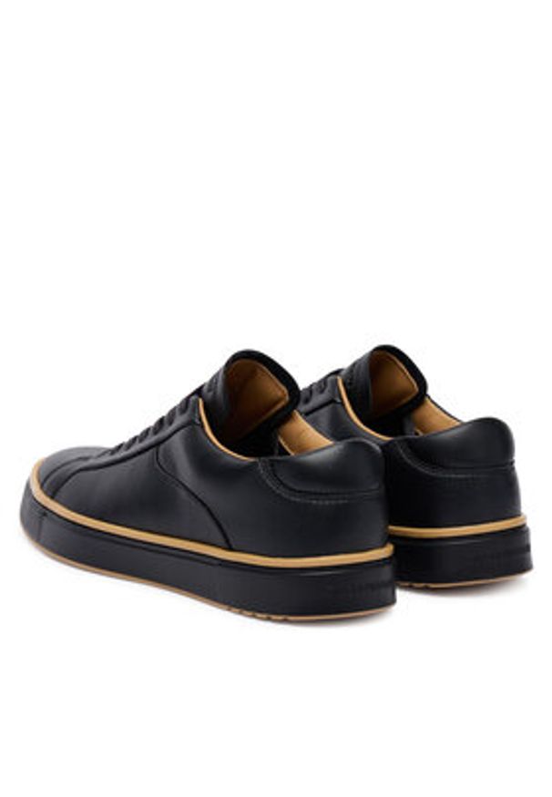 Emporio Armani Sneakersy EM003081 AF18228 UC001 Czarny. Kolor: czarny. Materiał: skóra