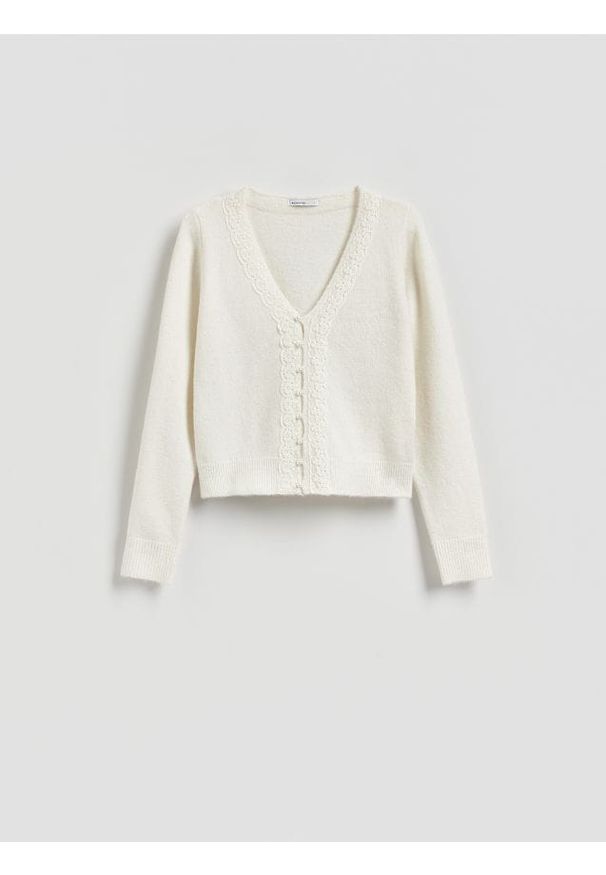 Reserved - Kardigan z domieszką wełny - kremowy. Kolor: kremowy. Materiał: wełna