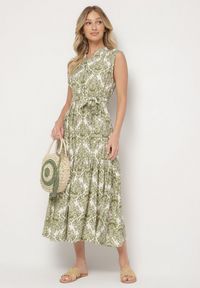 Born2be - Zielona Wiskozowa Sukienka Bez Rękawów z Wiązanym Paskiem Filimea. Okazja: na co dzień. Typ kołnierza: dekolt w kształcie V. Kolor: zielony. Materiał: wiskoza. Długość rękawa: bez rękawów. Typ sukienki: proste. Styl: casual, elegancki #3