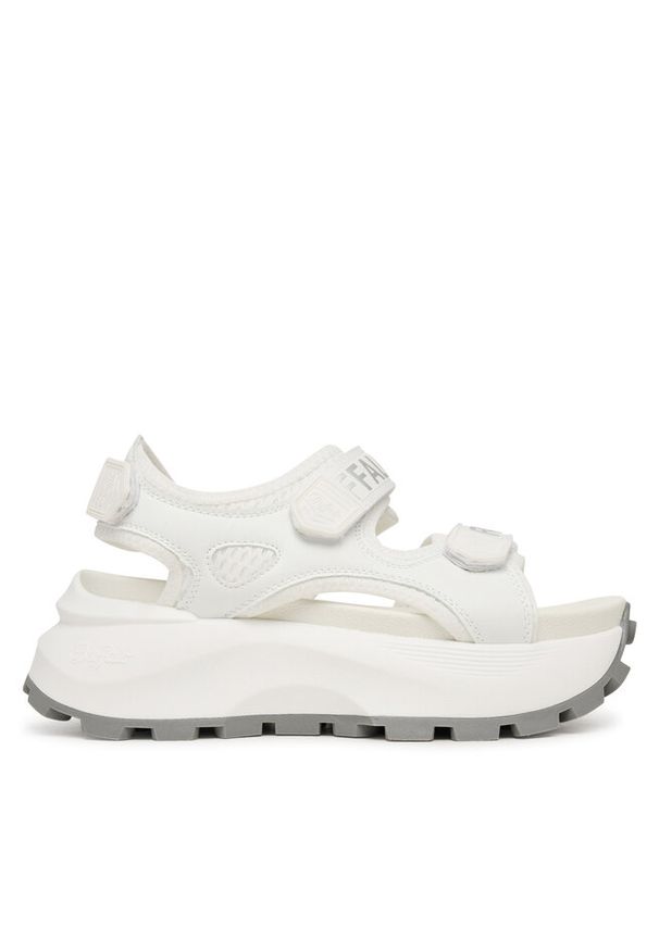 Sandały Buffalo. Kolor: biały