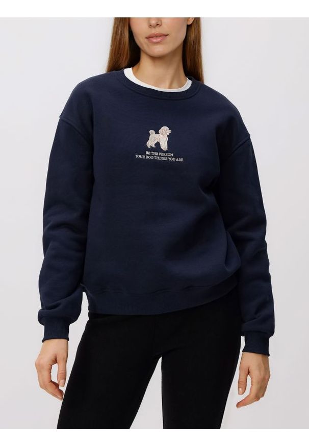 Reserved - Bluza z haftem - granatowy. Kolor: niebieski. Materiał: dzianina, bawełna. Wzór: haft