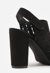 Born2be - Czarne Sandały na Obcasie Vices ze Skórzaną Wkładką i Ażurową Cholewką Linarra. Okazja: na spacer. Zapięcie: rzepy. Kolor: czarny. Wzór: ażurowy. Materiał: skóra. Sezon: lato. Obcas: na obcasie. Styl: elegancki, klasyczny. Wysokość obcasa: średni #6
