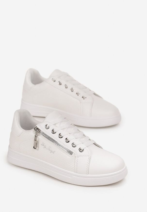 Renee - Biało-Srebrne Sneakersy przed Kostkę ze Zdobieniem Skóry Węża Avuneme. Wysokość cholewki: przed kostkę. Kolor: biały. Materiał: skóra. Wzór: aplikacja