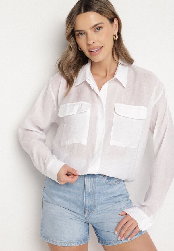 Born2be - Biała Koszula z Modalem i Ozdobnymi Kieszeniami Mavisene. Okazja: na co dzień. Kolor: biały. Materiał: jeans. Styl: klasyczny, casual, elegancki