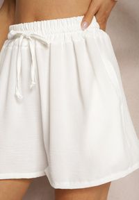 Renee - Białe Szorty o Luźnym Kroju High Waist z Gumką w Talii Vimallora. Okazja: na imprezę. Stan: podwyższony. Kolor: biały. Sezon: lato. Styl: elegancki #3