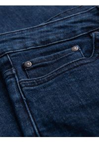 Ombre Clothing - Klasyczne spodnie męskie jeansy SLIM FIT z elastanem – ciemnoniebieskie V3 - Rozmiar: XXL. Kolor: niebieski. Materiał: jeans, elastan. Wzór: gładki, jednolity. Styl: klasyczny #4
