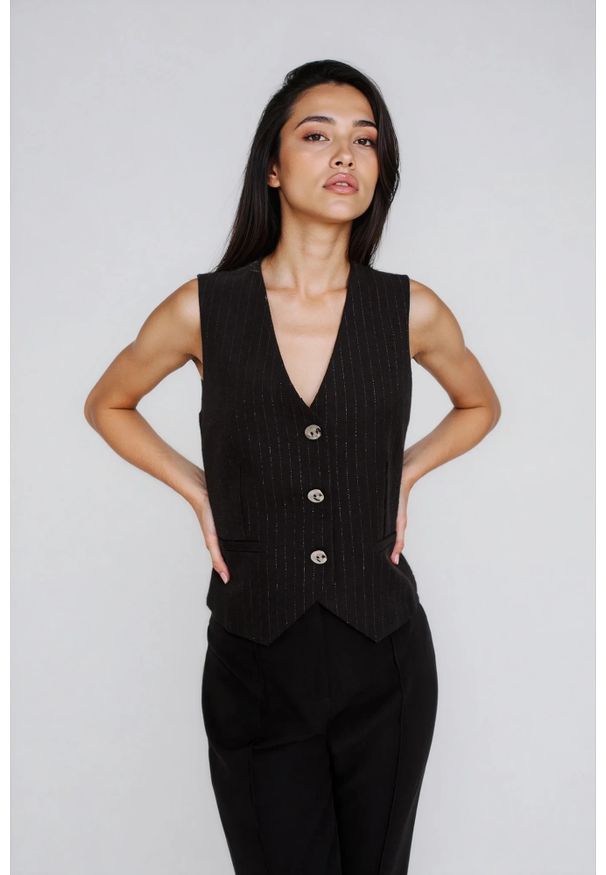 MOODO - Kamizelka z ozdobnymi guzikami czarna. Kolor: czarny. Materiał: poliester, elastan, wiskoza