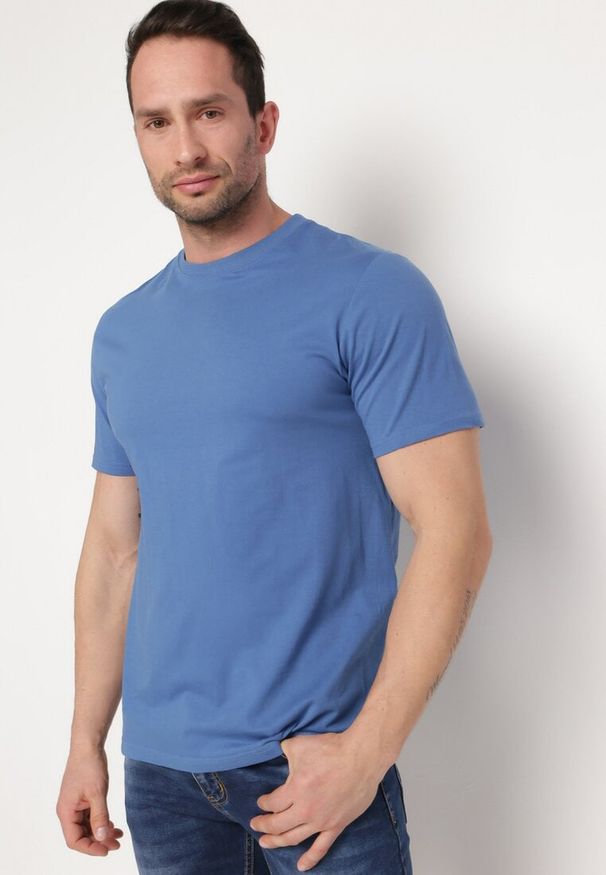 Born2be - Niebieska Koszulka T-shirt Bawełniany z Krótkim Rękawem Ereena. Kolor: niebieski. Materiał: bawełna. Długość rękawa: krótki rękaw. Długość: krótkie