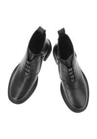 Czarne Botki S.Barski Wygodne Buty Damskie Za Kostkę. Okazja: do pracy, na spacer, na co dzień. Wysokość cholewki: za kostkę. Kolor: czarny. Materiał: skóra. Sezon: zima, jesień. Obcas: na obcasie. Styl: casual, elegancki. Wysokość obcasa: niski #7