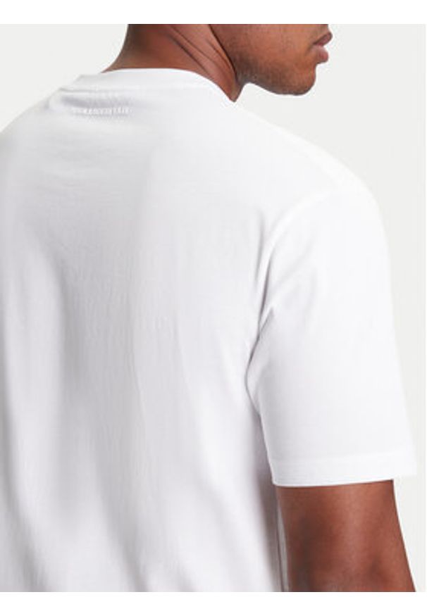 Karl Lagerfeld - KARL LAGERFELD T-Shirt 755143 553225 Biały Regular Fit. Typ kołnierza: dekolt w karo. Kolor: biały. Materiał: bawełna