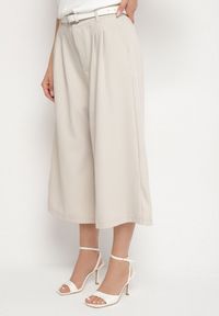 Born2be - Jasnobeżowe Spodnie Kuloty w Eleganckim Stylu Kolistea. Okazja: na co dzień, na spotkanie biznesowe. Kolor: beżowy. Wzór: aplikacja. Styl: elegancki #3