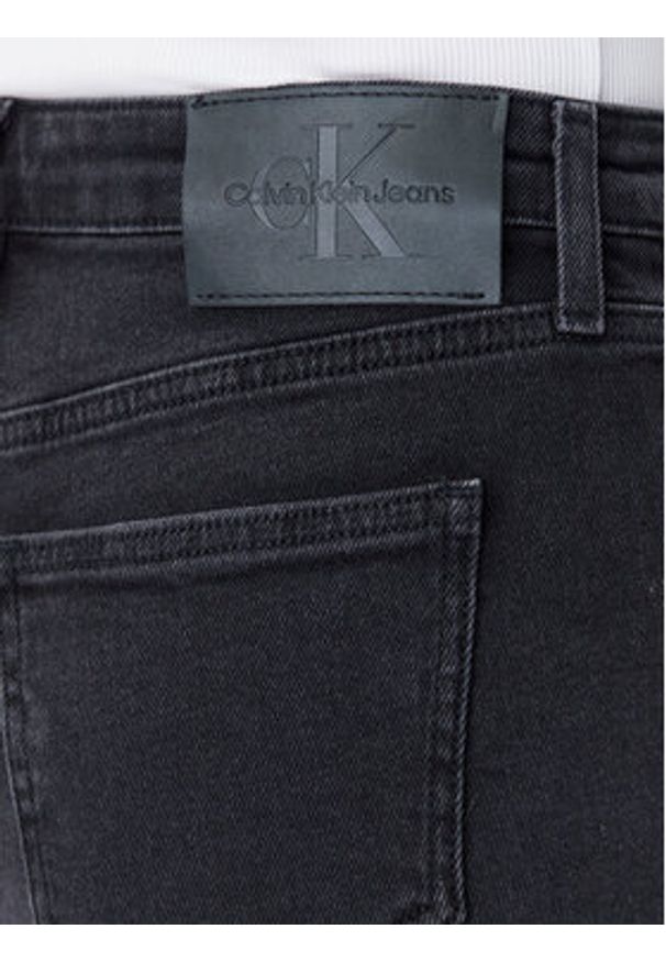 Calvin Klein Jeans Szorty jeansowe J20J225161 Czarny Regular Fit. Kolor: czarny. Materiał: bawełna