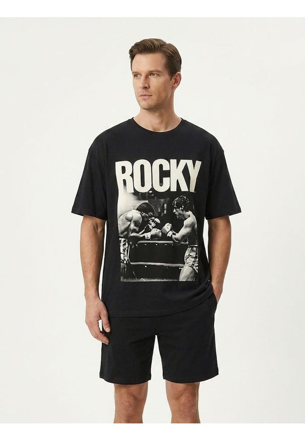 Sinsay - Bawełniana piżama dwuczęściowa z nadrukiem Rocky Balboa - czarny. Kolor: czarny. Materiał: bawełna. Wzór: nadruk
