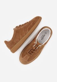 Born2be - Brązowe Sneakersy z Zamszu Naturalnego ze Skórzaną Wkładką i Przeszyciami Muririal. Okazja: na co dzień. Kolor: brązowy. Materiał: zamsz, skóra. Wzór: nadruk #2