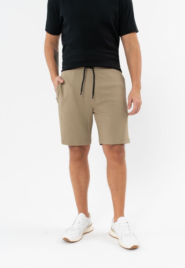 Volcano - M-JANI. Kolor: beżowy. Materiał: tkanina, bawełna, materiał, dresówka. Długość: krótkie. Styl: klasyczny, sportowy