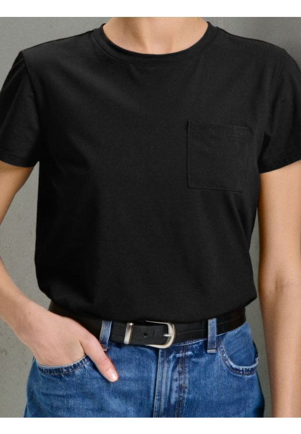 Sinsay - Bawełniana koszulka z kieszonką - czarny. Kolor: czarny. Materiał: bawełna
