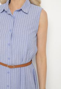 Born2be - Granatowa Koszulowa Sukienka Bez Rękawów z Bawełny z Paskiem z Klamrą Mepea. Okazja: na co dzień. Kolor: niebieski. Materiał: bawełna. Długość rękawa: bez rękawów. Typ sukienki: koszulowe. Styl: klasyczny, casual, elegancki #7