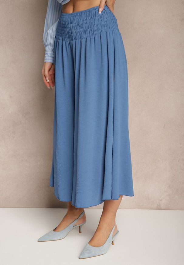 Renee - Niebieskie Spodnie Typu Kuloty High Waist o Szerokim Kroju z Marszczeniem Araliannis. Okazja: na co dzień. Stan: podwyższony. Kolor: niebieski. Styl: klasyczny, casual, elegancki