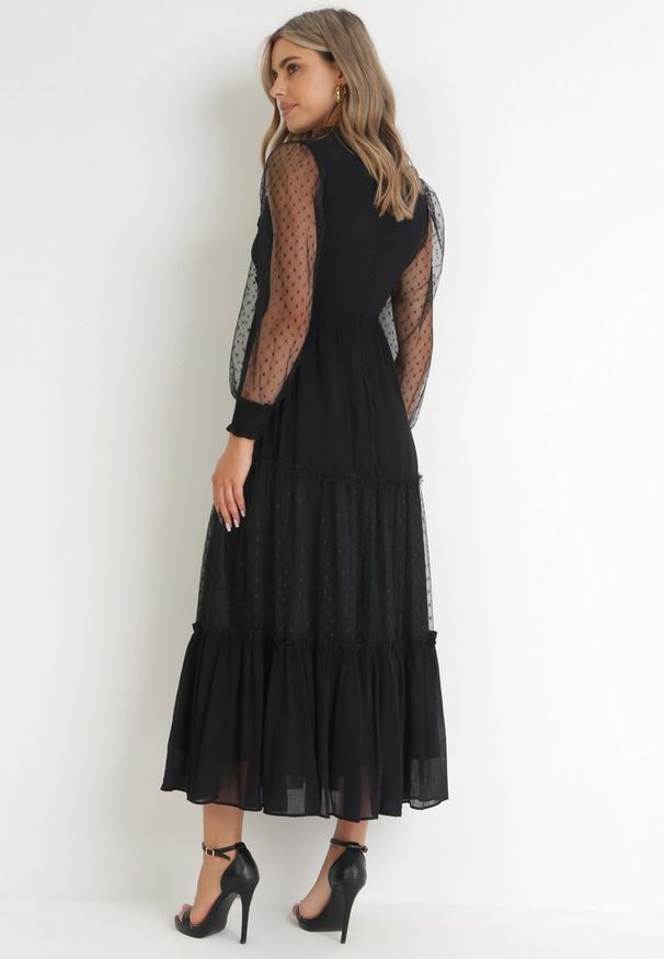 Born2be - Czarna Rozkloszowana Sukienka z Ozdobnymi Tiulowymi Wstawkami Revisa. Typ kołnierza: kołnierz z falbankami. Kolor: czarny. Materiał: tiul. Wzór: aplikacja. Długość: maxi