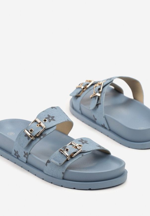 Renee - Niebieskie Klapki z Geometrycznym Motywem Finareta. Okazja: na co dzień. Kolor: niebieski. Wzór: geometria. Obcas: na obcasie. Styl: elegancki, casual. Wysokość obcasa: niski