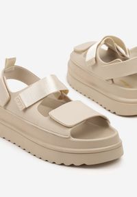 Renee - Beżowe Sandały Chunky na Platformie z Zapięciem na Rzep Lorovia. Okazja: na co dzień. Zapięcie: rzepy. Kolor: beżowy. Obcas: na platformie. Styl: casual #5