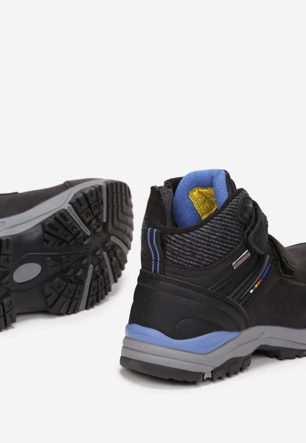 Born2be - Czarno-Niebieskie Botki Sportowe Ocieplone z Rzepami Yahia. Okazja: na uczelnię, na co dzień. Zapięcie: rzepy. Kolor: czarny. Materiał: jeans. Styl: sportowy