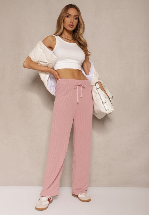 Renee - Różowe Spodnie o Szerokim Kroju High Waist Savianne. Okazja: na co dzień. Stan: podwyższony. Kolor: różowy. Sezon: wiosna. Styl: casual