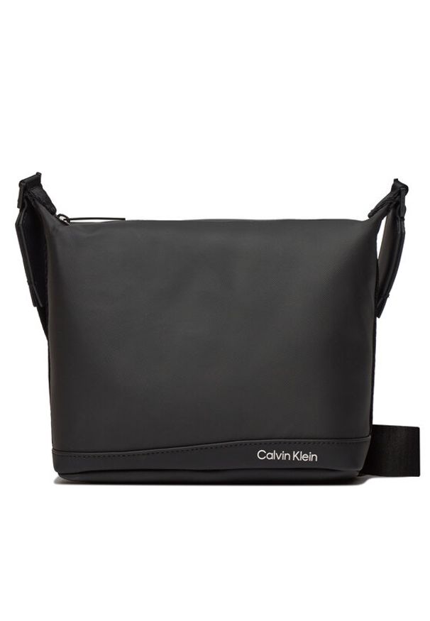 Calvin Klein Saszetka Rubberized Wide Base Xover K50K511251 Czarny. Kolor: czarny. Materiał: materiał