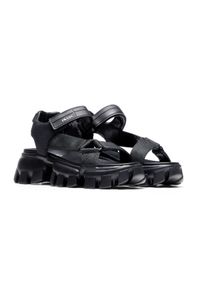 prada - PRADA - Czarne sandały na platformie. Zapięcie: rzepy. Kolor: czarny. Materiał: guma, tkanina. Wzór: paski. Obcas: na platformie #7