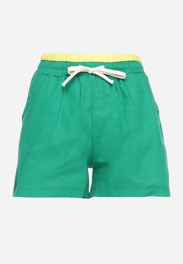 Born2be - Zielone Bawełniane Szorty z Gumką w Pasie Timaolle. Okazja: na co dzień. Kolor: zielony. Materiał: bawełna. Styl: klasyczny, casual, elegancki