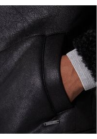 Guess Kożuch M5BL28 W2310 Czarny Regular Fit. Kolor: czarny. Materiał: syntetyk #5