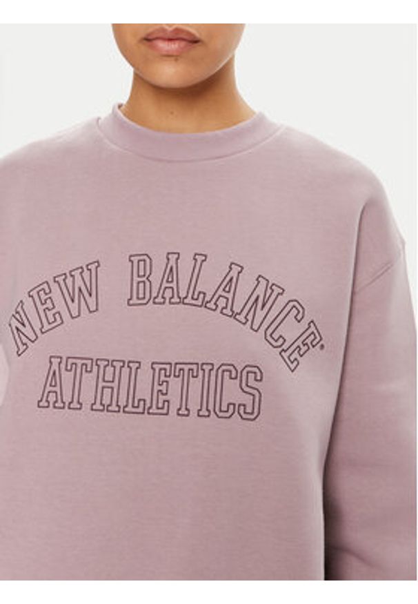 New Balance Bluza Graphic WT43516 Fioletowy Relaxed Fit. Kolor: fioletowy. Materiał: syntetyk, bawełna